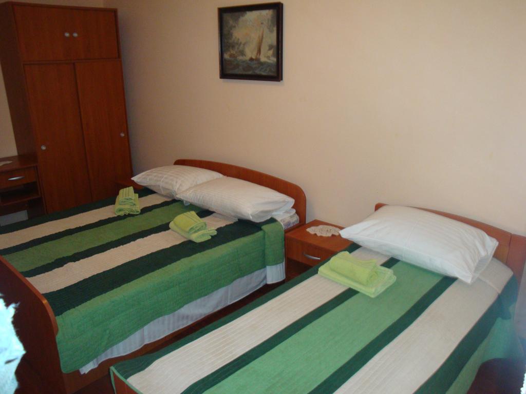 Apartments Vukelic Starigrad Paklenica Exterior foto