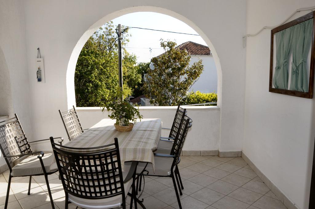 Apartments Vukelic Starigrad Paklenica Exterior foto