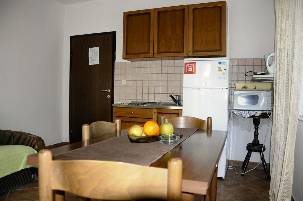 Apartments Vukelic Starigrad Paklenica Exterior foto