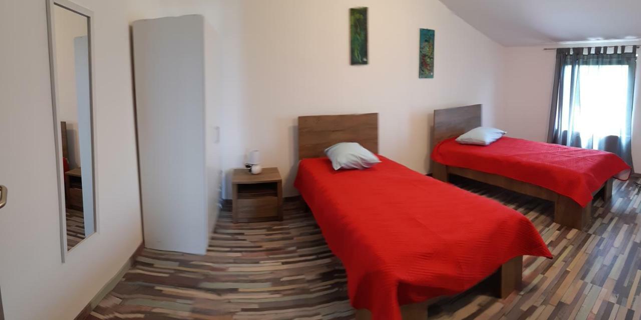 Apartments Vukelic Starigrad Paklenica Exterior foto