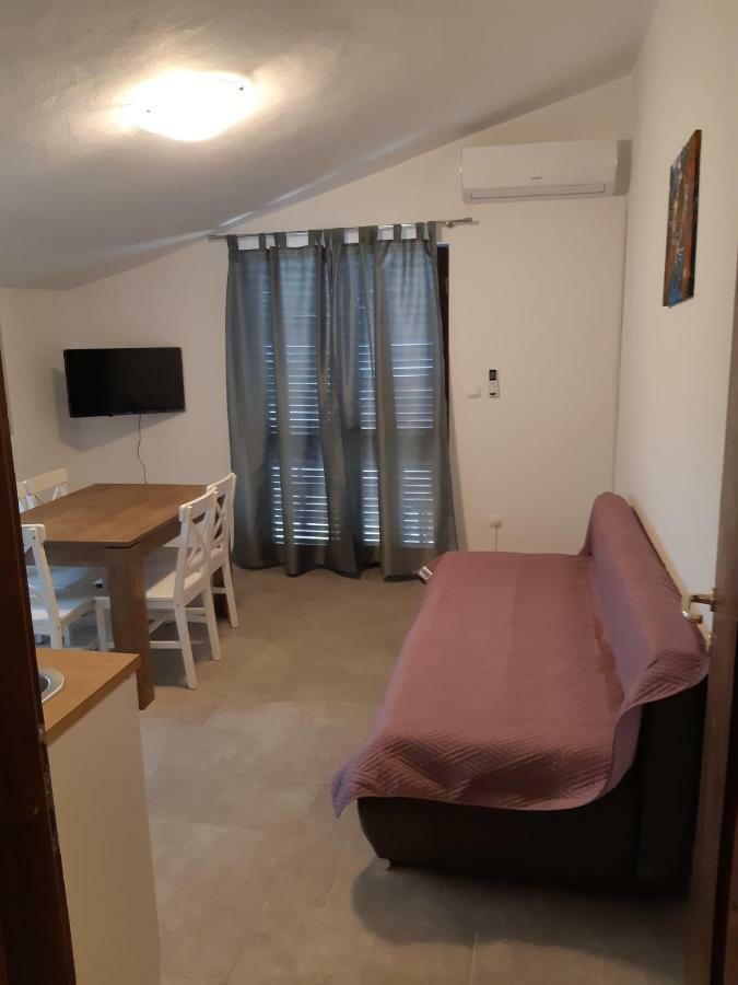 Apartments Vukelic Starigrad Paklenica Exterior foto